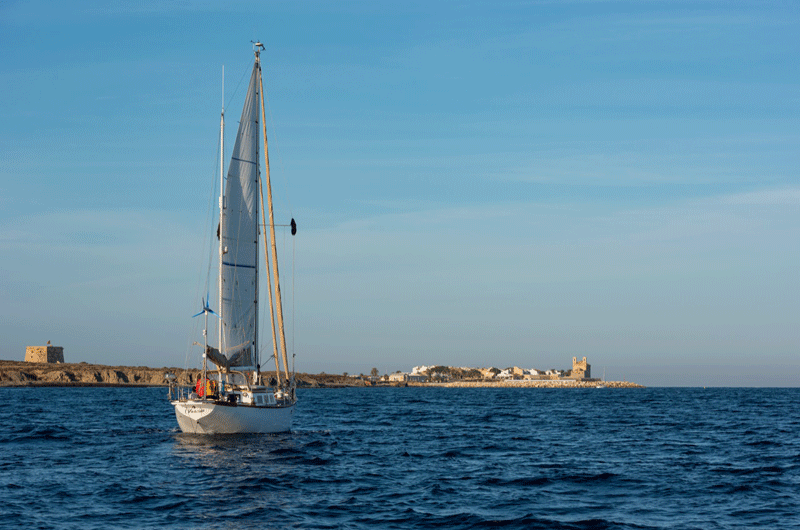 Victoria-navegando-a-Tabarc